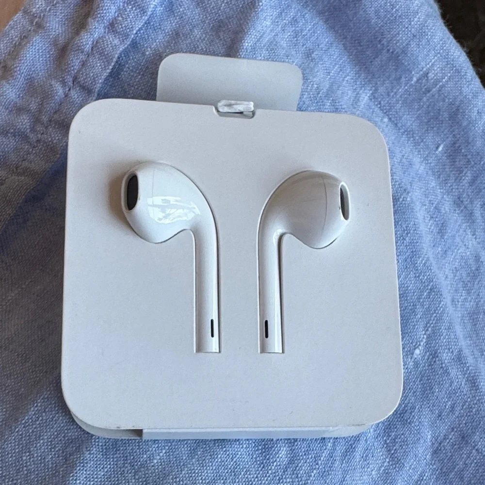 Apple - White Wired Earbuds